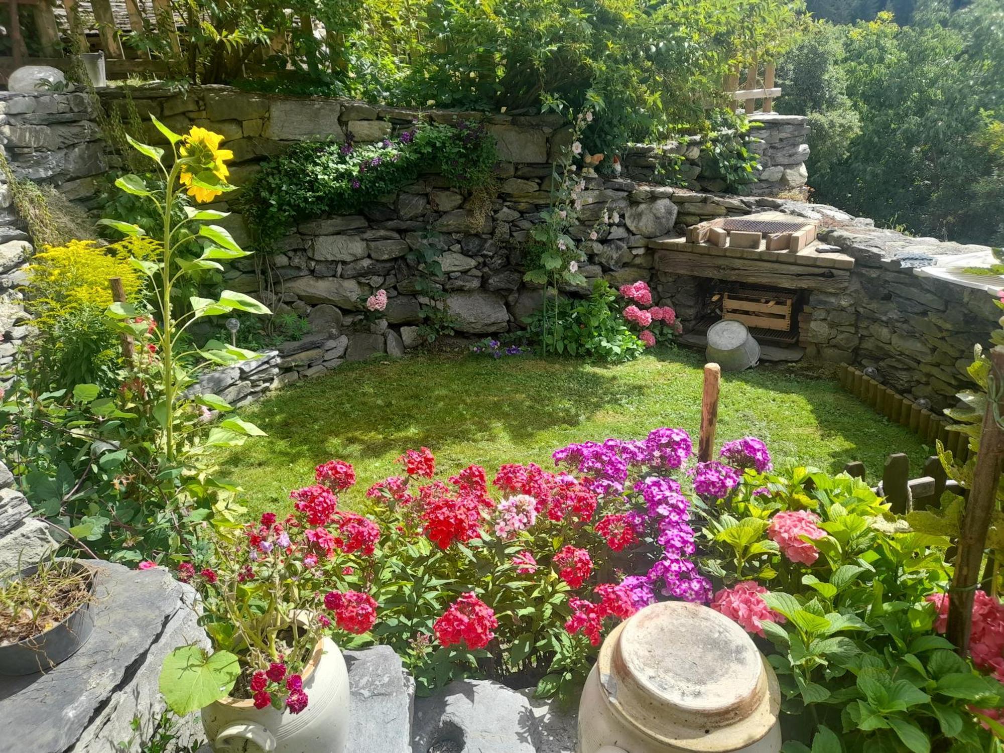 Appartement De Charme 4/6 Pers Dans Joli Village De Montagne Bourg-Saint-Maurice Kültér fotó